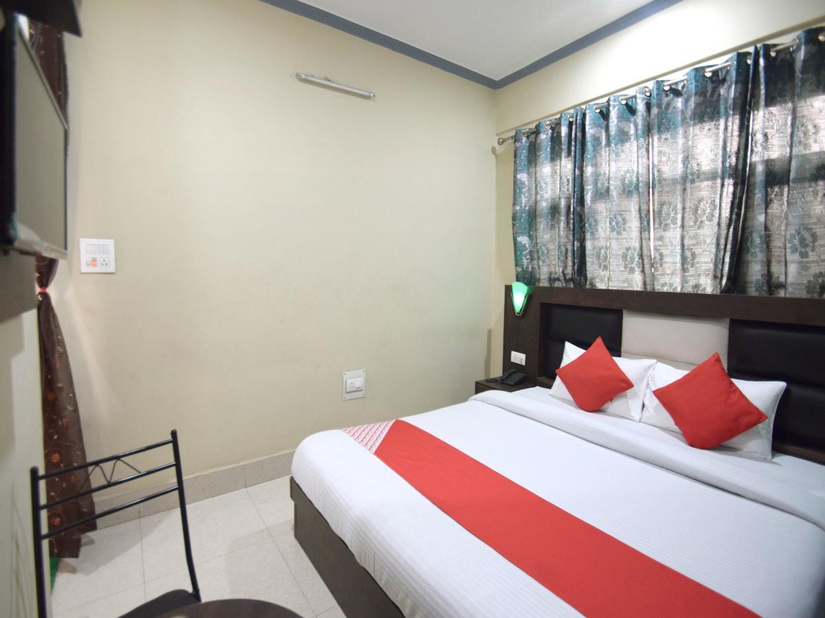 Oyo 12202 Hotel Samar ศรีนาการ์ ภายนอก รูปภาพ