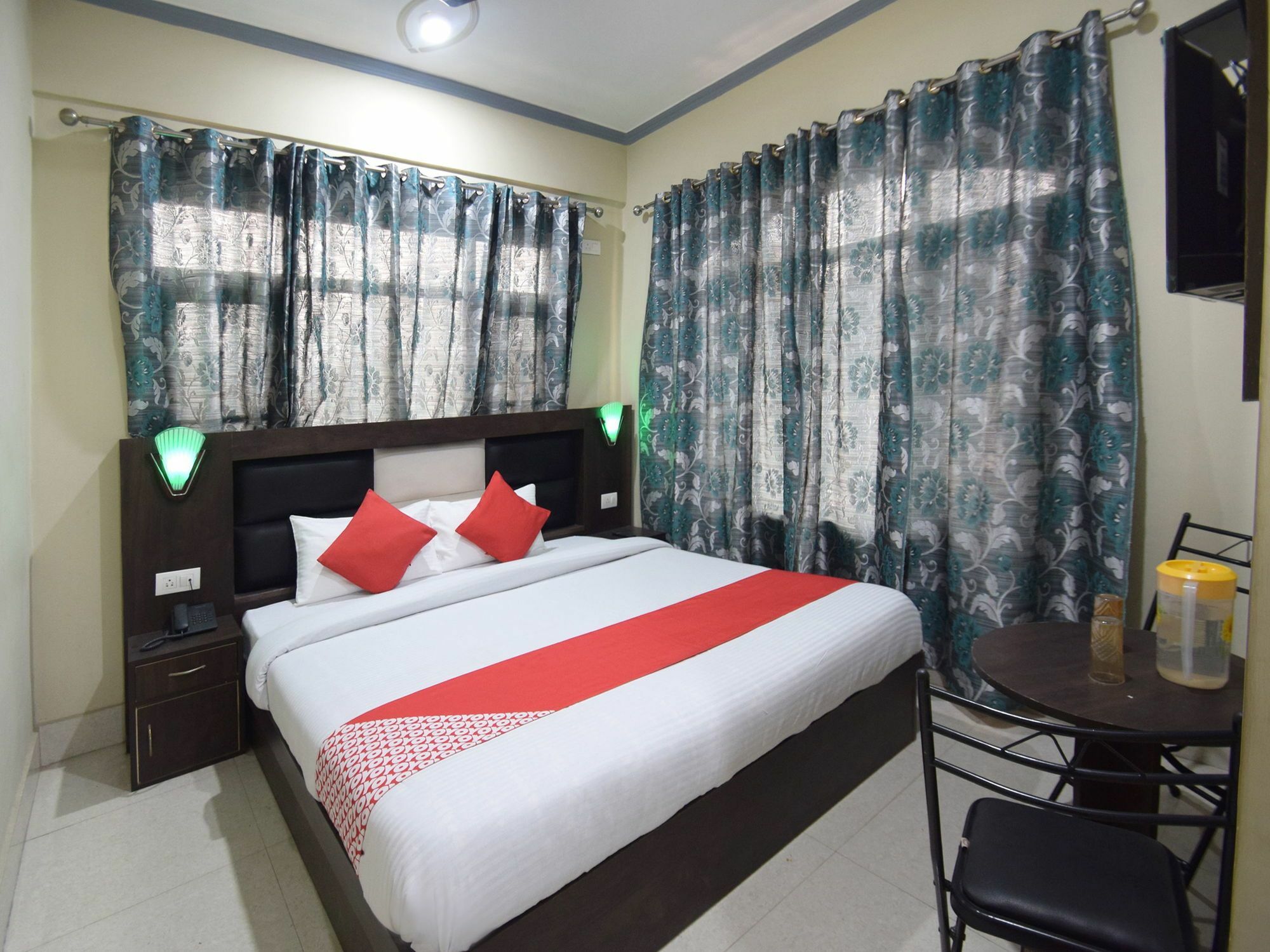 Oyo 12202 Hotel Samar ศรีนาการ์ ภายนอก รูปภาพ